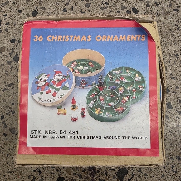 Vtg Wood 36 Holiday Ornaments Set CHRISTMAS AROUND THE WORLD NOS Miniature - Picture 1 of 6